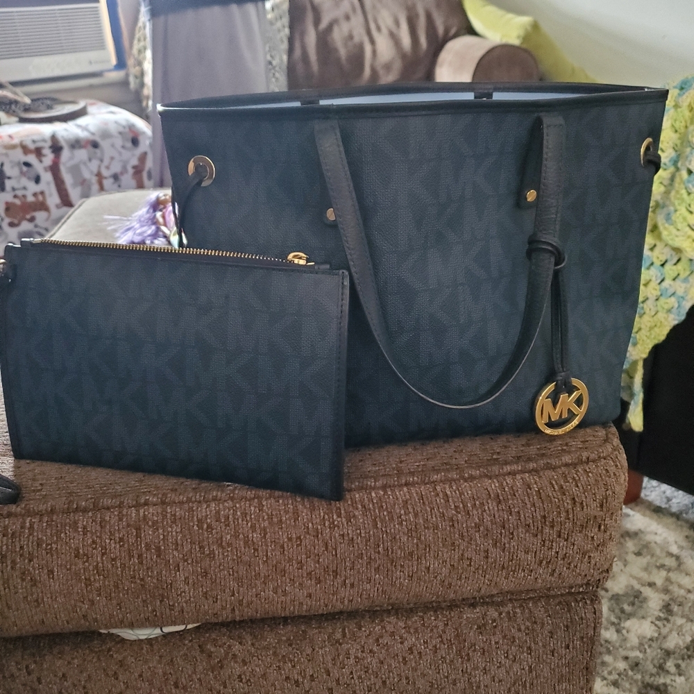 Michael Korss jet set reversible tote with wristlet
